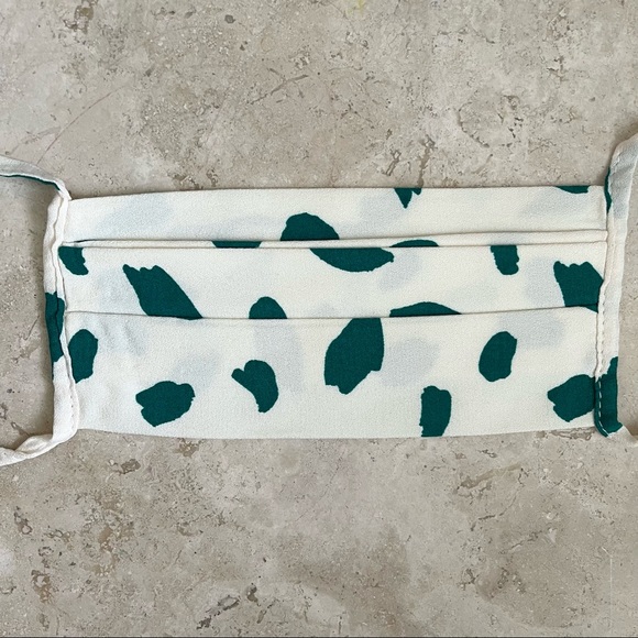 Reformation Accessories - Reformation- Cream w/Green Spot Pleat Tie Mask (QTY 1)